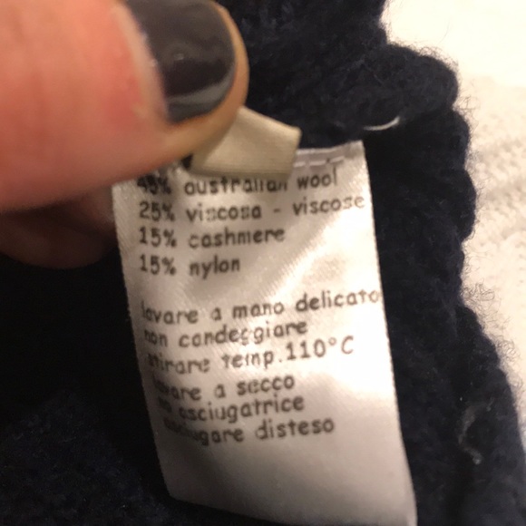 Beautiful Cashmere and Wool Sweater - Picture 4 of 6